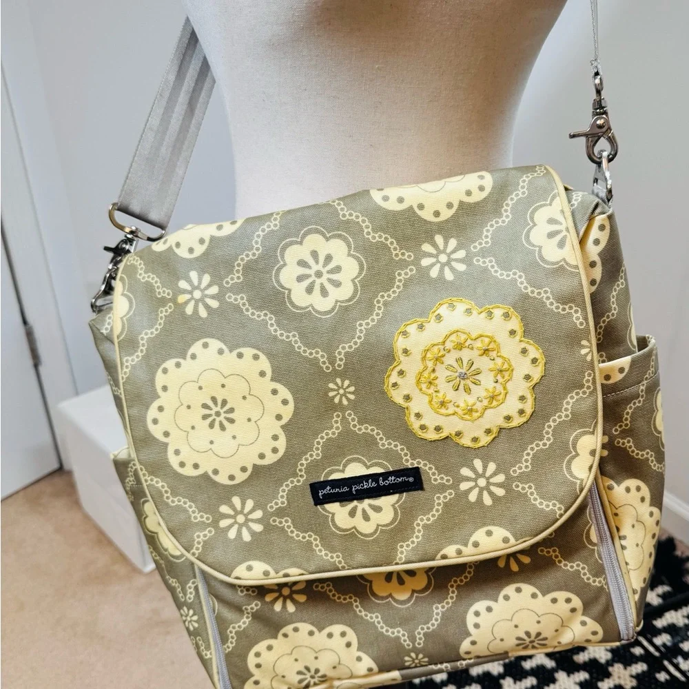 Petunia Pickle Bottom diaper bag Gray and Cream with Vintage Medallion Pattern